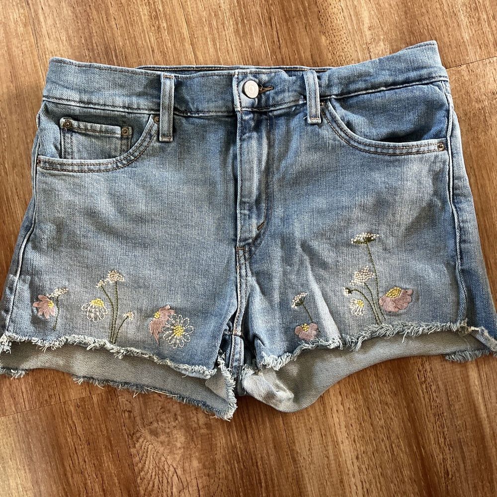 Levi's Floral Embroidered Cutoff Denim Shorts Boho High Rise Festival Size 29
